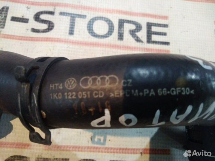 Патрубок радиатора нижний Volkswagen Golf 1K AXX