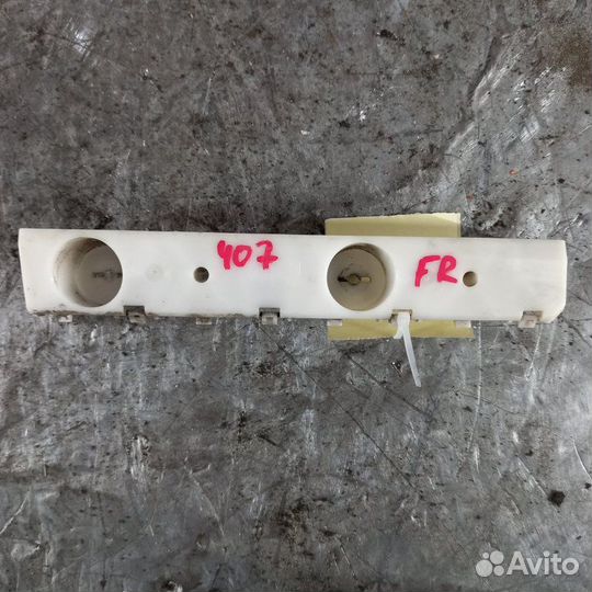 Кронштейн бампера передний правый Nissan Teana J32