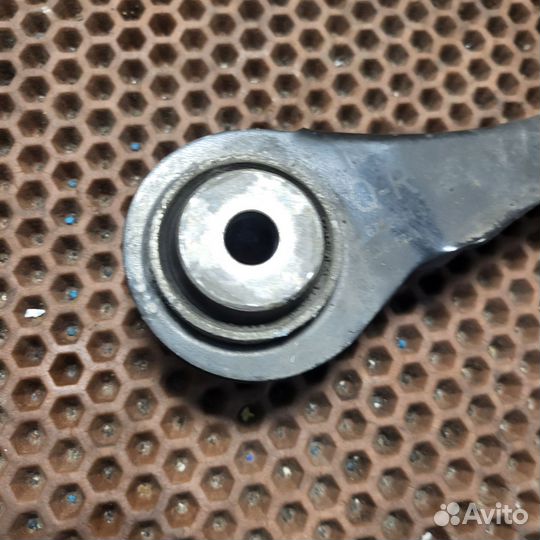 Задний верхний поперечный рычаг правый BMW f20 f30