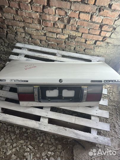 Крышка багажника toyota corolla e90