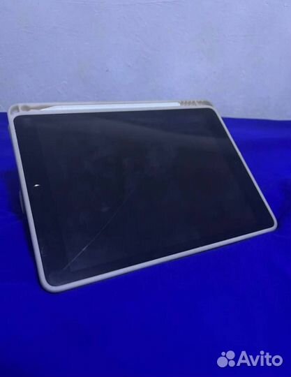 Продаю айпад 6-го поколения