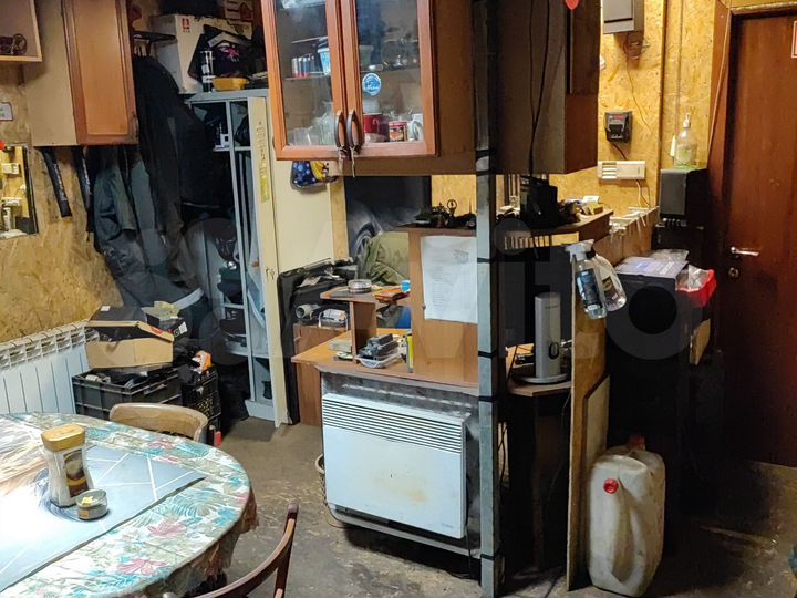 Гараж, > 30 м²