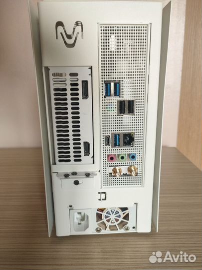 Игровой пк с монитором и клавиатурой