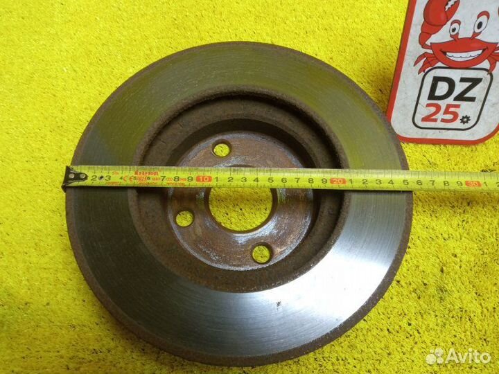 Тормозной диск передний правый Toyota