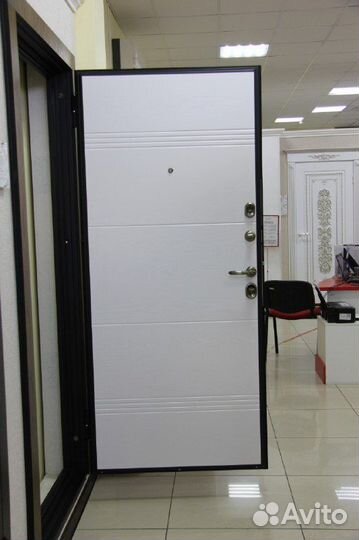 Беларусь Входная дверь с накладкой из шпона