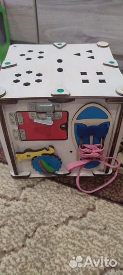 Бизиборд куб