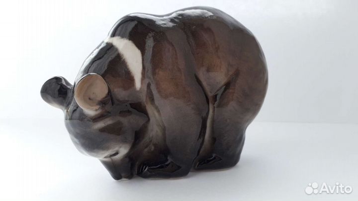 Фарфоровая статуэтка 