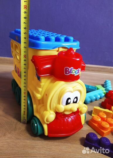 Блоки лего с паровозиком