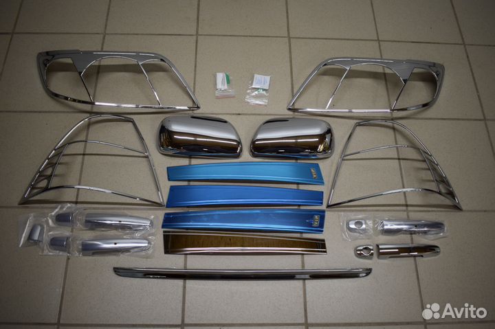 Toyota Corolla 2003-2005г. накладки