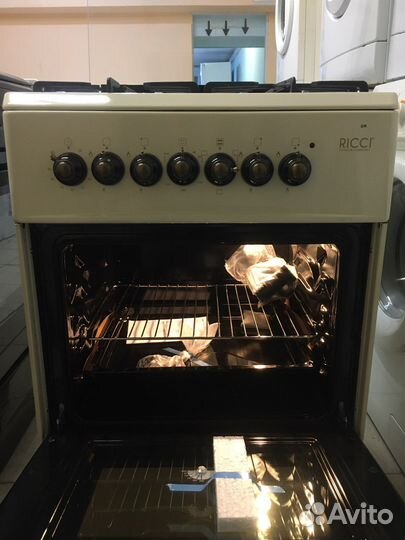 Газовая плита с электрической духовкой. Новая
