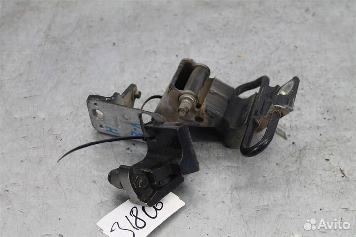 Петли двери задней левой Volkswagen Touareg (02