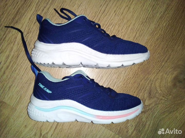 Кроссовки для девочки