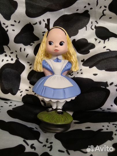 Electric Tiki Alice in Wonderland Алиса статуэтка