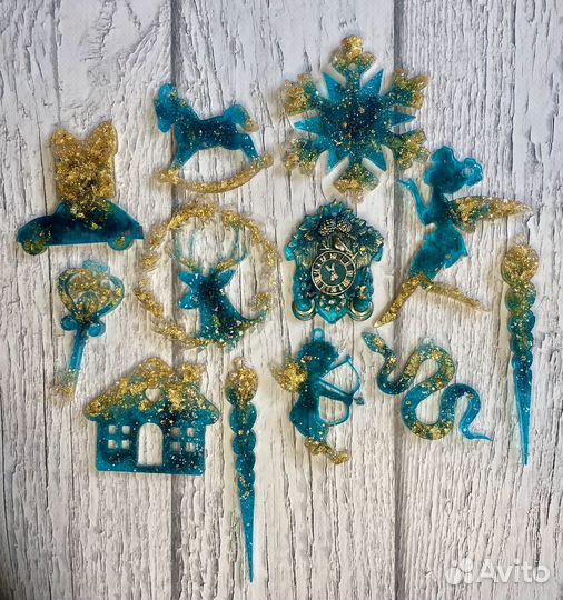 Набор елочных игрушек из эпоксидной смолы