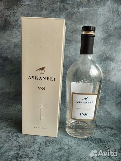 Пустая бутылка из под коньяка Askaneli