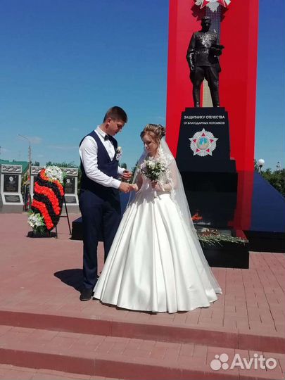 Свадебное платье