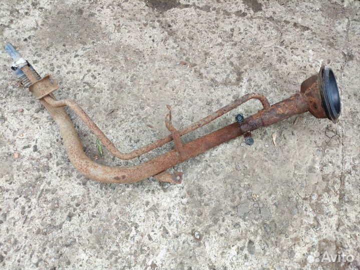 Заливная горловина nissan maxima a33