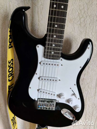 Электрогитара с комбоусилителем