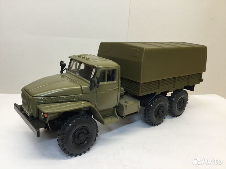 Модель Урал 4320. Русская коллекция