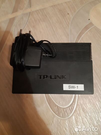 Коммутатор TP-Link TL-SG1005D