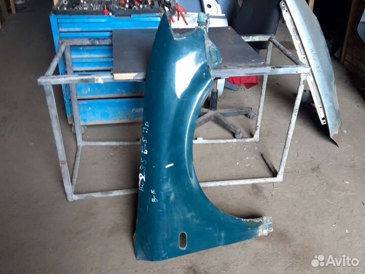 Крыло правое Фольксваген В5 96-00