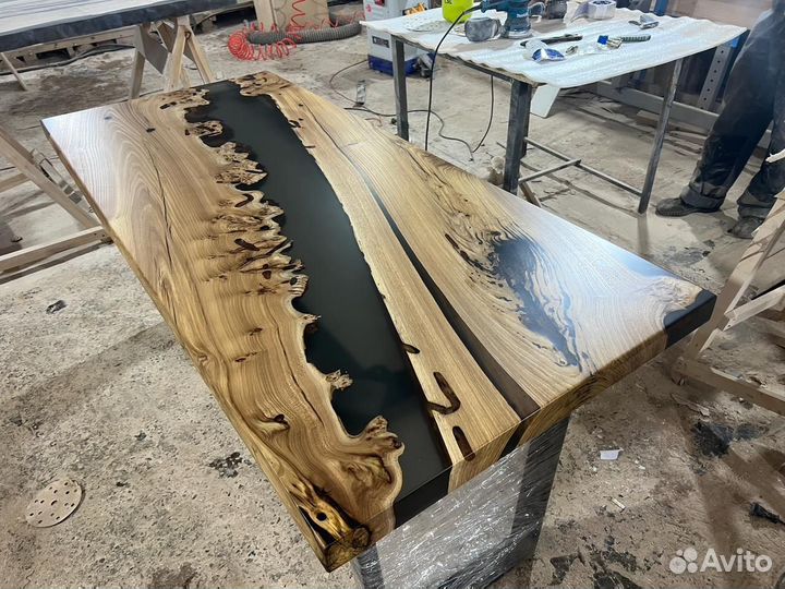 Стол из массива