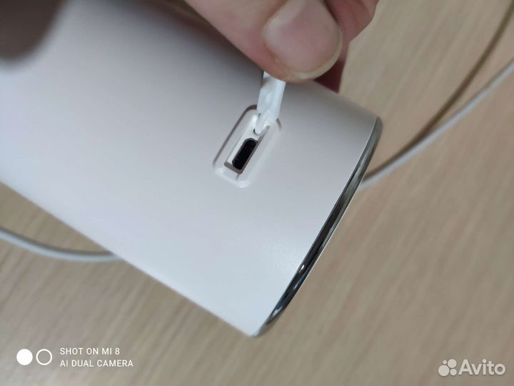 Сенсорный дозатор для жидкого мыла