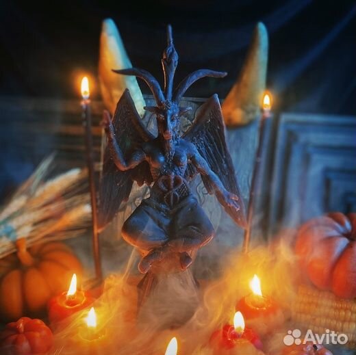 Черная свеча из пчелиного воска «Бафомет»