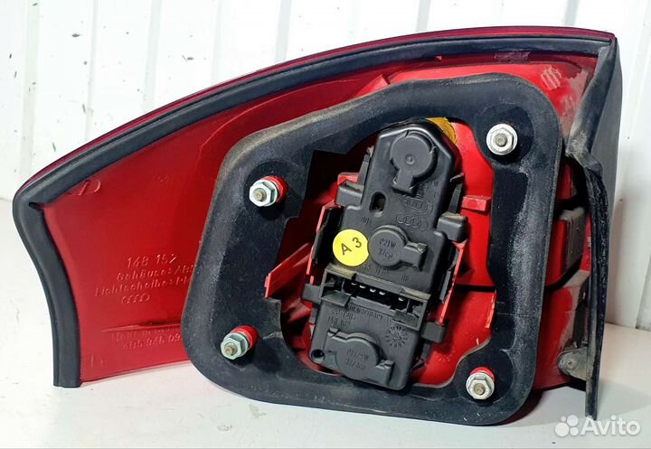 Фонарь задний правый Audi A6 C5 седан