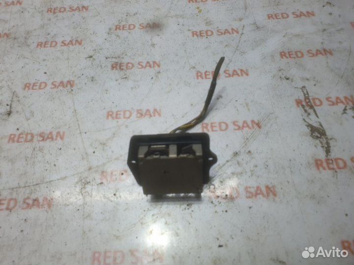 Реостат печки Mitsubishi Pajero 3 V78W 4M41 2006