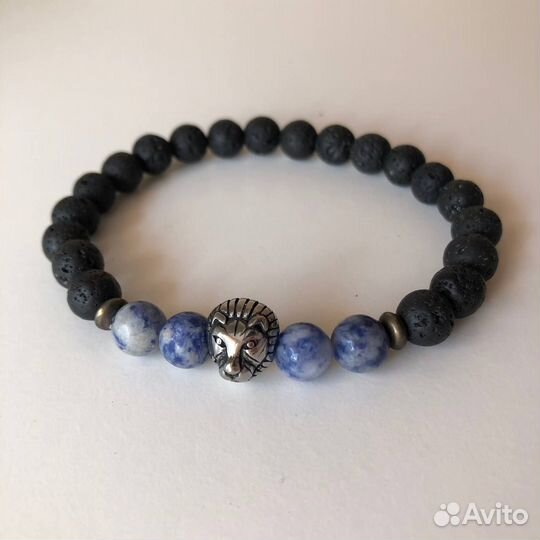 Браслет с головой льва из вулканического камня