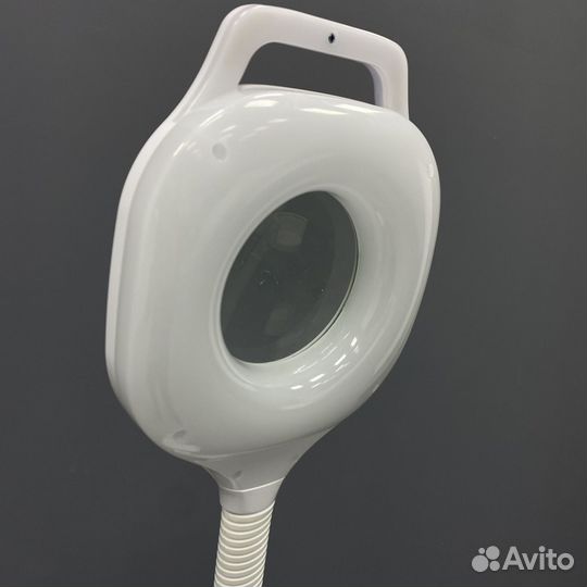 Косметологическая лампа с регулировкой яркости