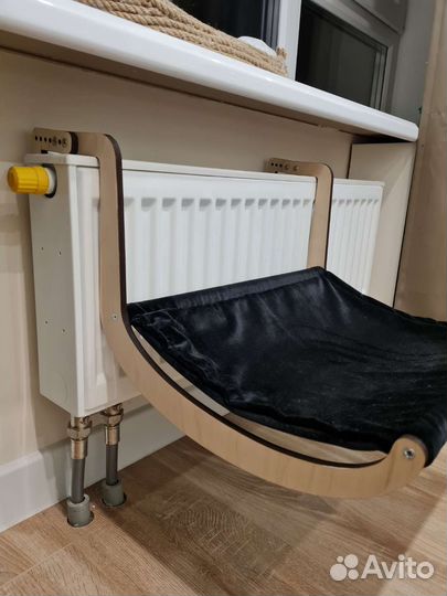 Лежанка для кошек на батарею