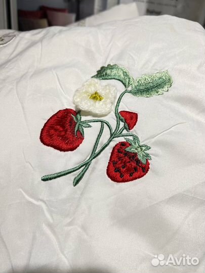 Постельное белье,батистовое кружево с вышивкой