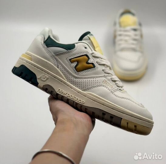 Кроссовки женские New Balance 550 люкс