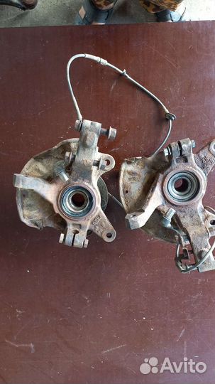 Кулак поворотный с ступицей. Мазда 626