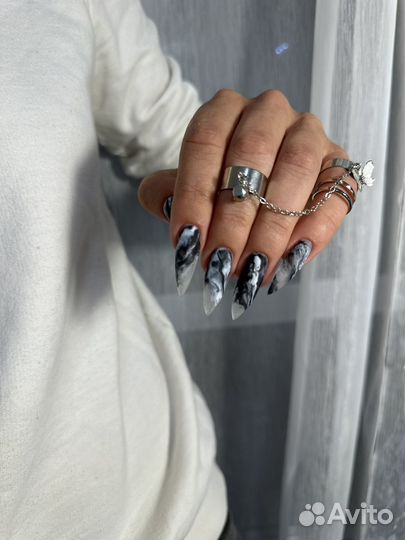 Маникюр педикюр