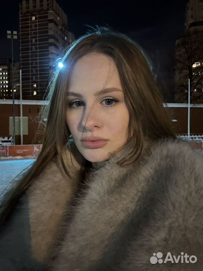 Официантка