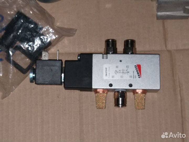 Распределители Camozzi 358-011-02