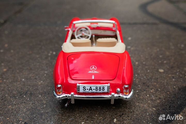 Mercedes-Benz 190SL 1:18 Maisto