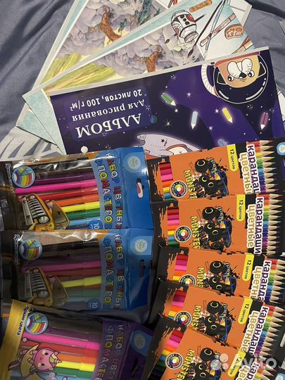 Альбомы, фломастеры, карандаши