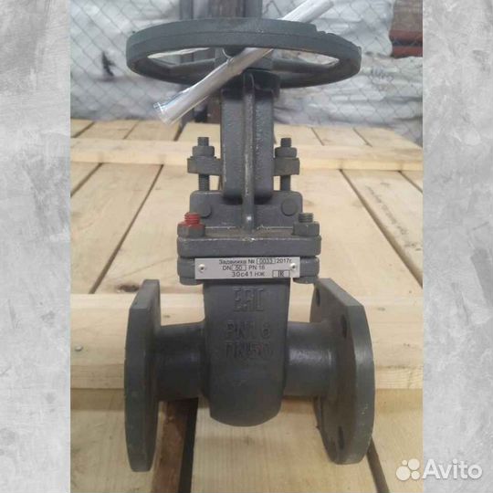 Чугунная задвижка новая