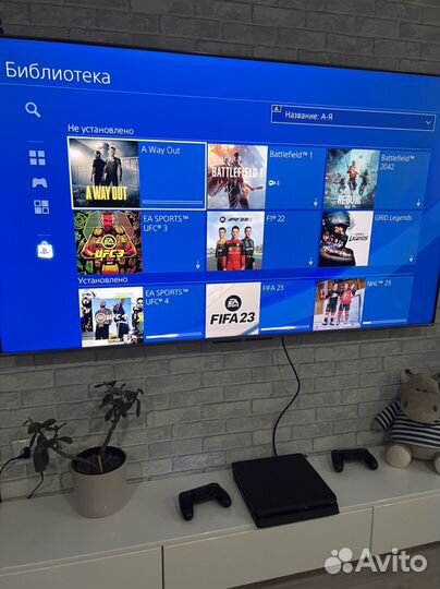 Sony PS4 + 2 джоя + fifa 23/nhl23 и много др игр