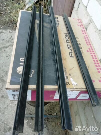 Бархотка бокового стекла Рено Меган1