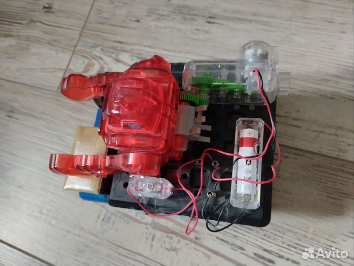 Робот барабанщик