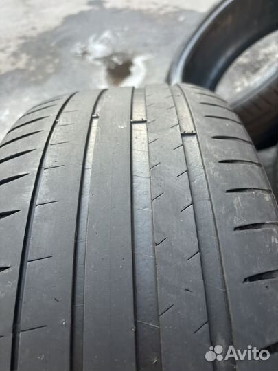 Michelin Pilot Sport 4 235/45 R17