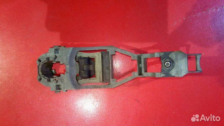 Кронштейн ручки двери внешней задний левый