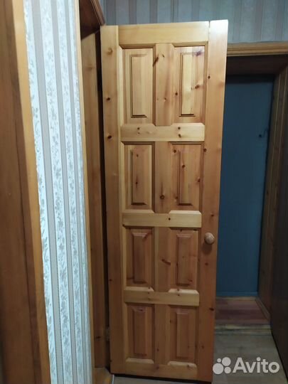 Продам деревянную межкомнатную дверь