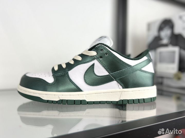 Кроссовки Nike Dunk Low 