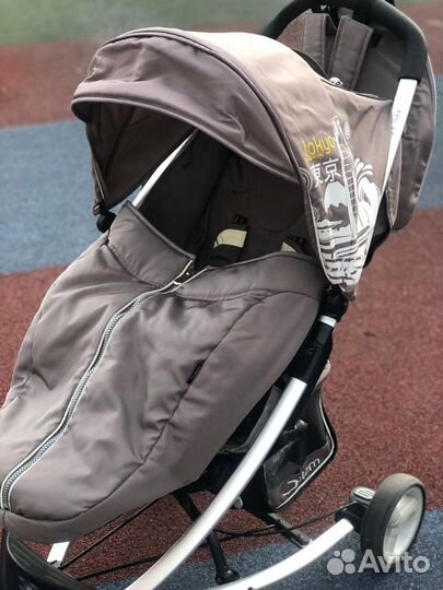 Прогулочная коляска